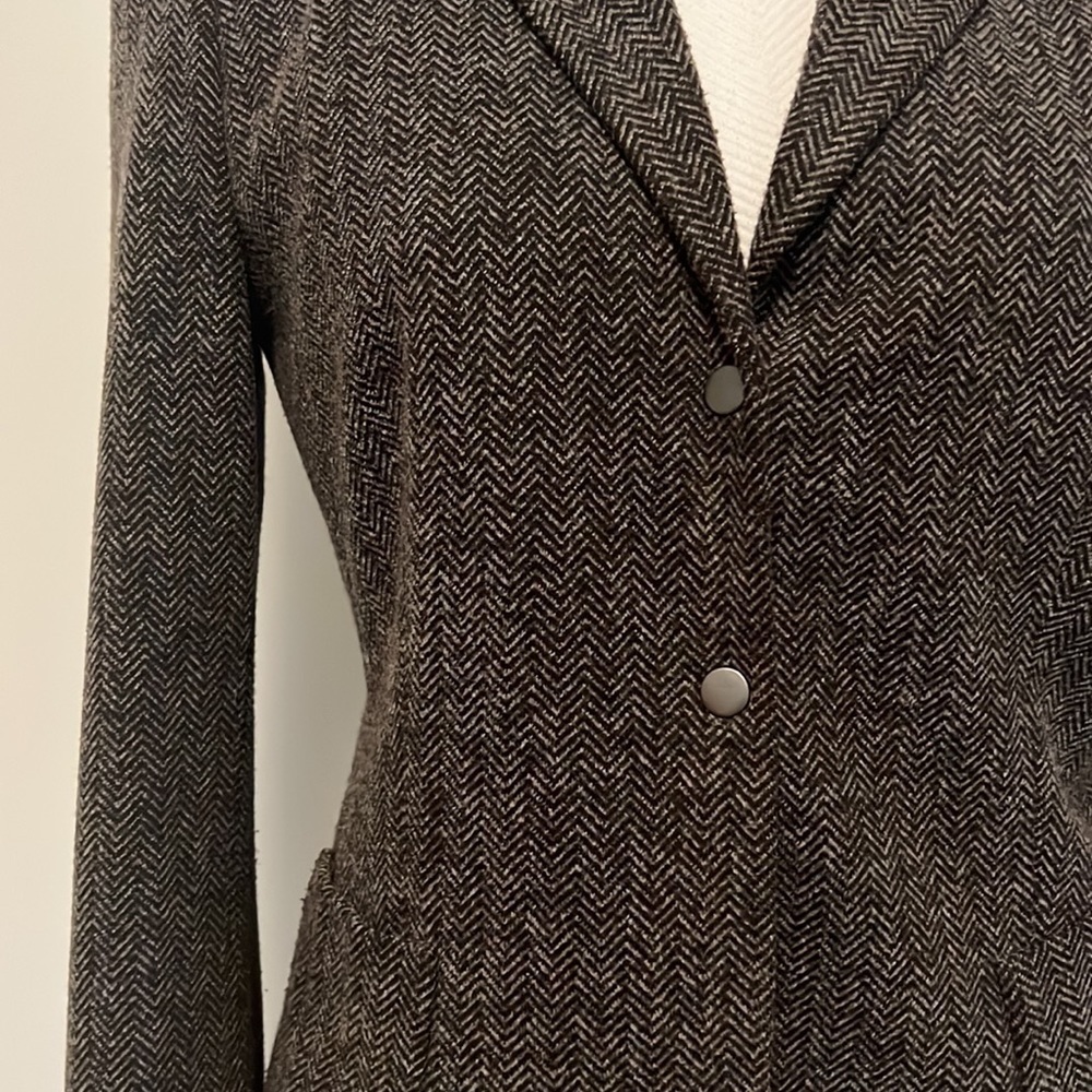 Women's Tailored Herringbone Blazer - Dark Brown - Picture 3 of 5